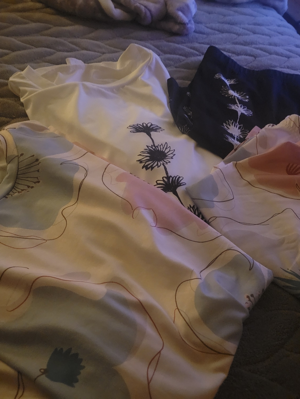 Short Sets Or Pjs Fkoral Print Mixed Tops - Pastel Pink, Cream & Black